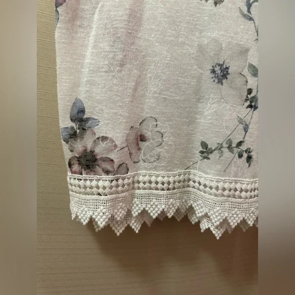 Via Vitale Made in Italy Floral Crochet Hem Blouse | Size M - Picture 3 of 5